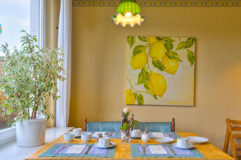 Hotel Morgensonne Garni Busum Bagian luar foto